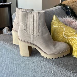 Dolce Vita Suede Lug Chelsea Boot size 8.5
